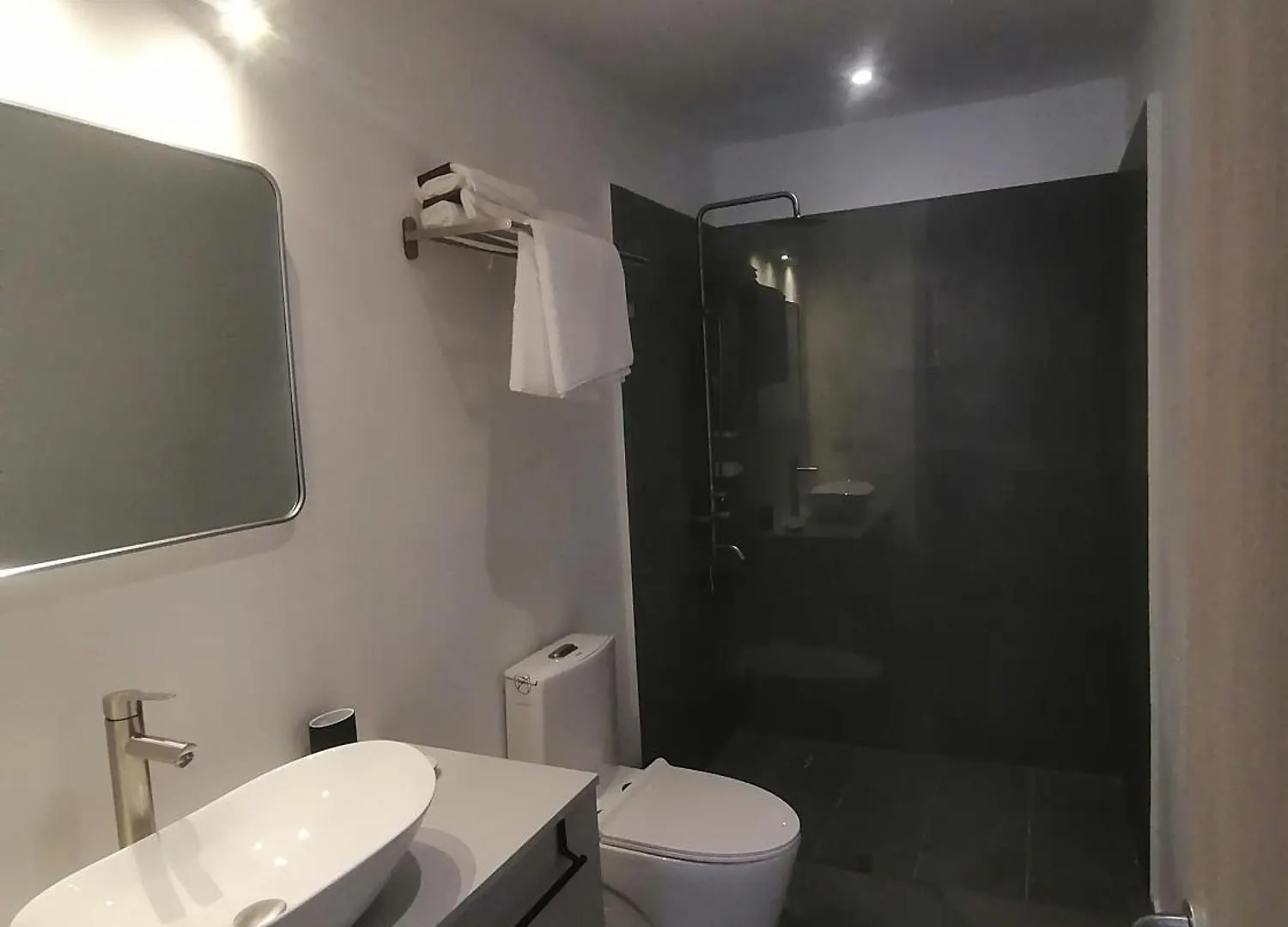 Sabrina Plaza Residence 拉斯特拉纳斯