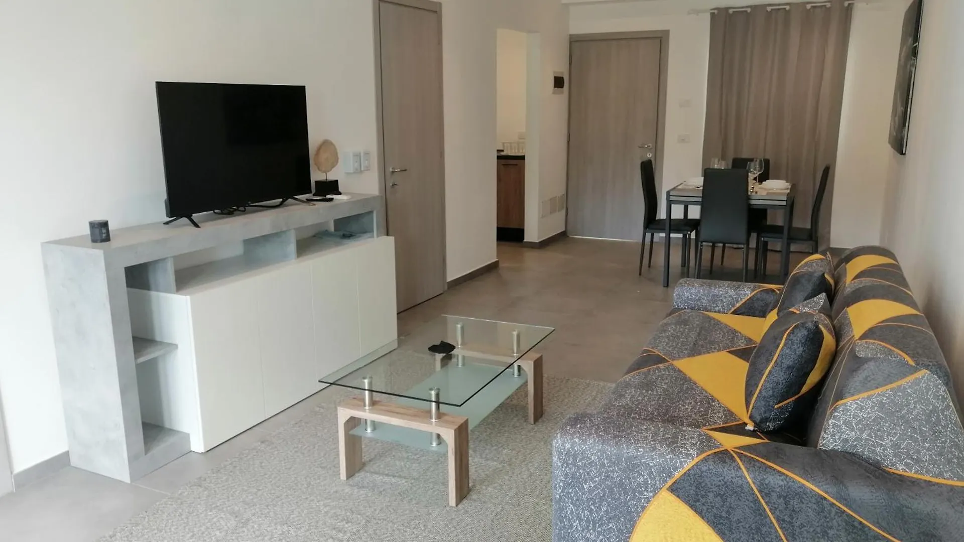Sabrina Plaza Residence 拉斯特拉纳斯 公寓