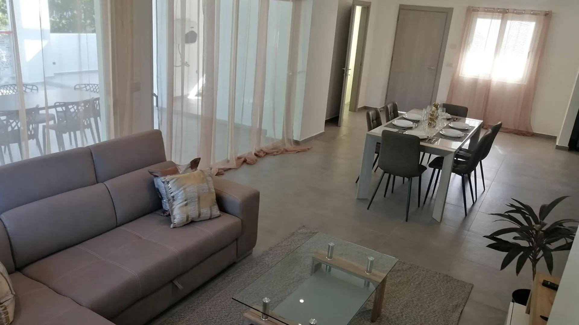 Sabrina Plaza Residence 拉斯特拉纳斯 0*,
